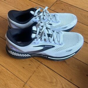 Brooks Adrenaline GTS 23 Running Shoe - Women's